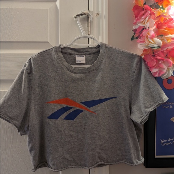 Reebok Cropped T Shirt - Picture 1 of 5